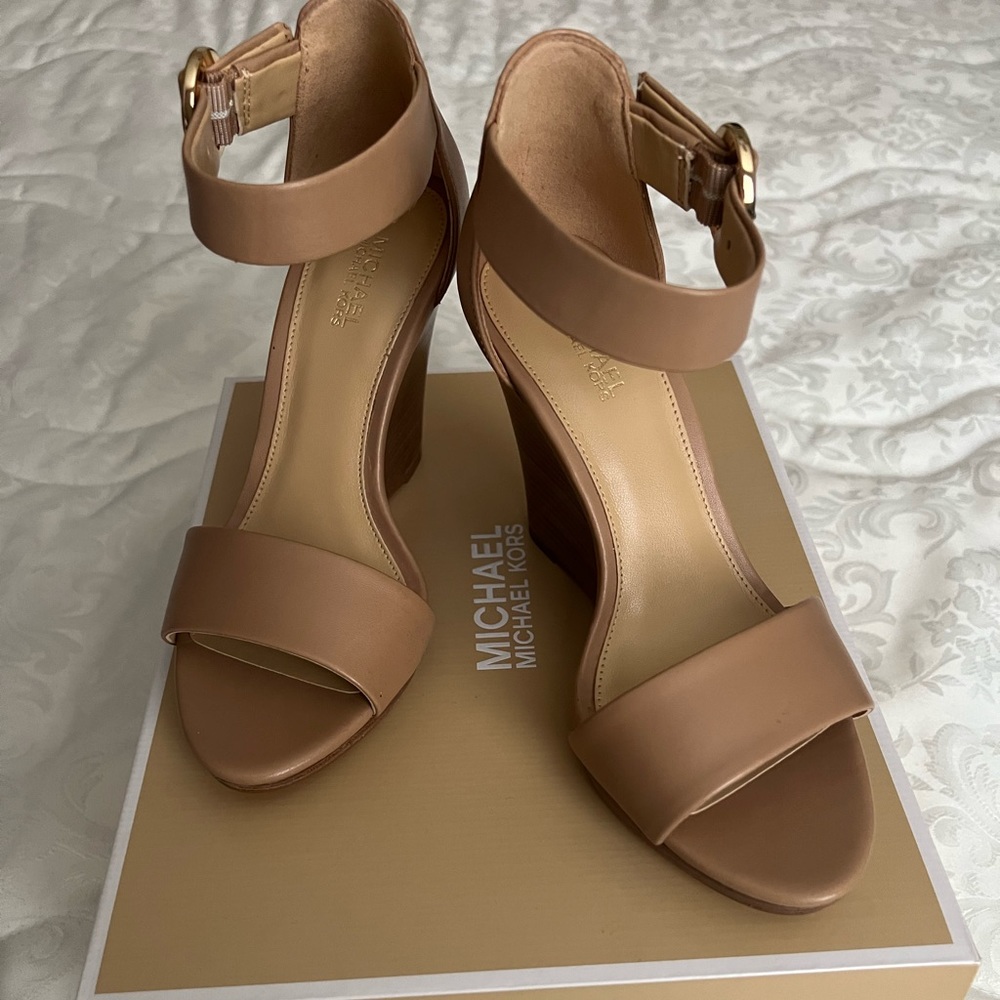 Michael by Michael Kors Lena Leather Wedge - Picture 5 of 11